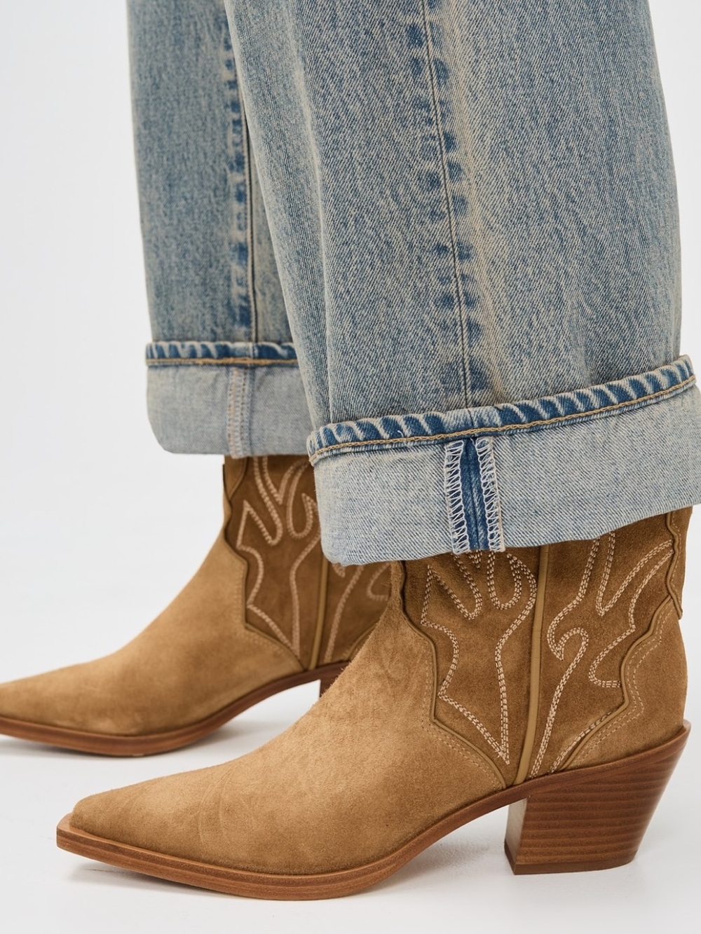 Reformation Otto Western Boot women size 6.5 gently used 
$448
Toasted Coconut